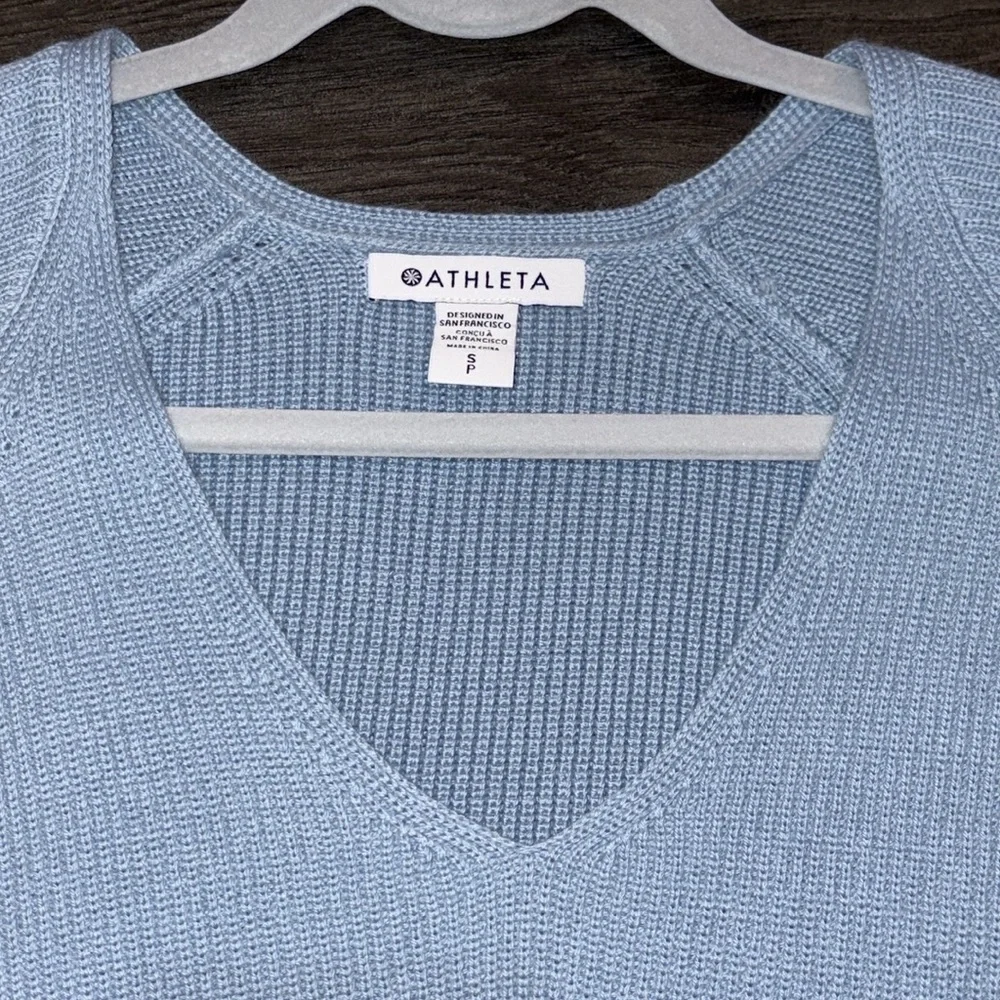 Athleta Hanover Refined Merino Wool Vneck Pullover Sweater Size Small Light Blue - Picture 6 of 13